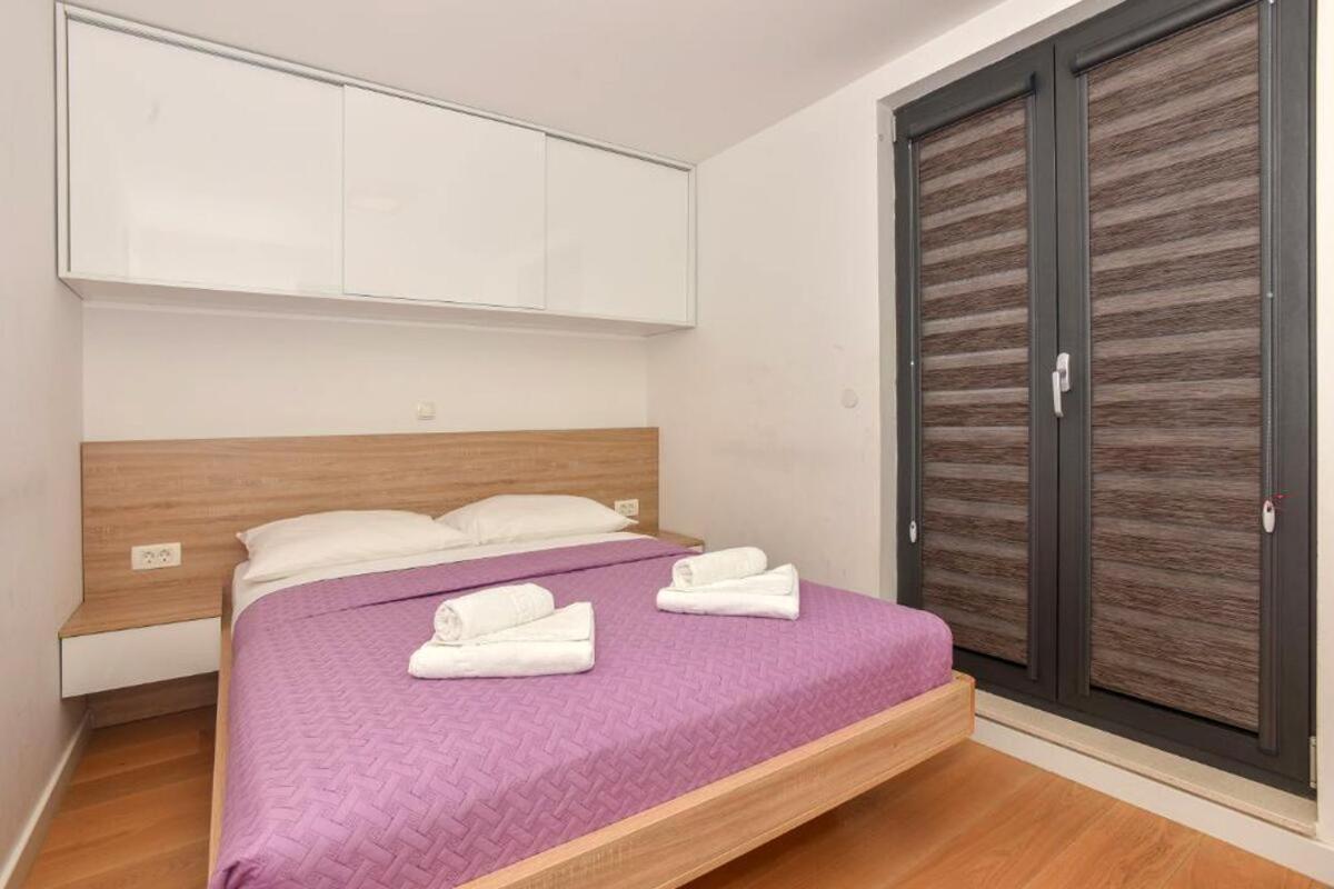 Apartments By The Sea Makarska - 19145 Zewnętrze zdjęcie